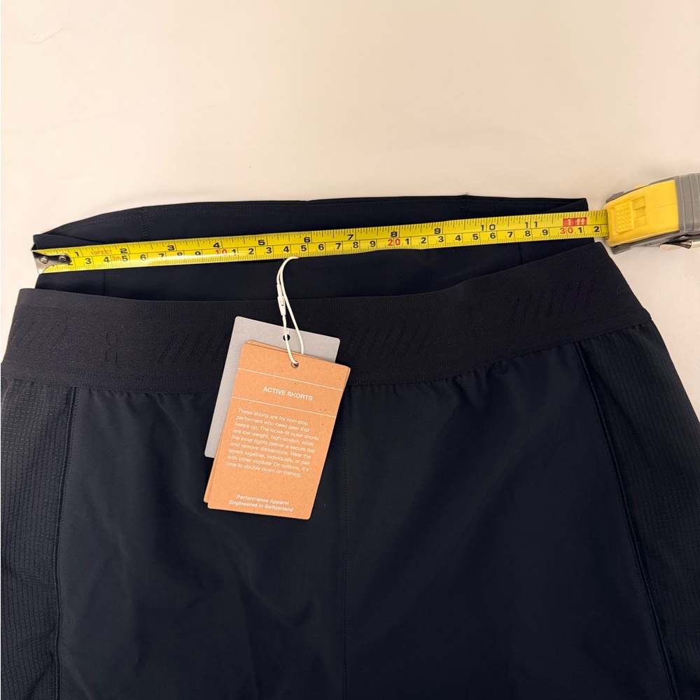 NWT On Cloud running shorts - Picture 5 of 6